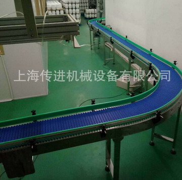 <b>上海傳進設備=柔性轉彎網(wǎng)帶輸送流水線</b>