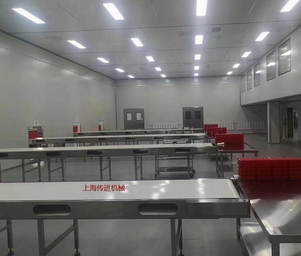 傳進(jìn)牌配餐輸送機(jī)，非標(biāo)食品級(jí)輸送機(jī)